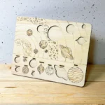 Puzzle Educativo Sistema Solare E Pianeti Nello Spazio, Kit Pittura Realizzato In Legno (3) Puzzle Educativo Sistema Solare E Pianeti Nello Spazio, Kit Pittura Realizzato In Legno (3)